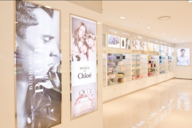 Encore Duty Free  (8/9)