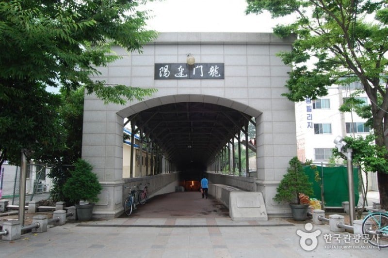 Undersea Tunnel  (13/16)