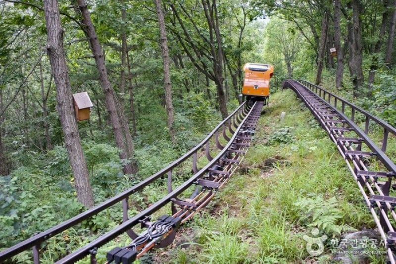 Cheongpung Lake Monorail  (4/7)