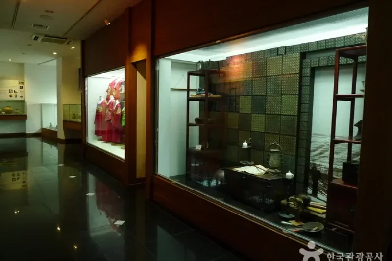 Korean-Chinese Cultural Center  (5/15)