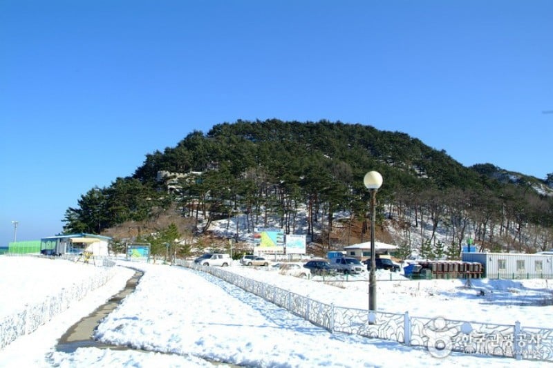 Castle at Hwajinpo  (4/4)
