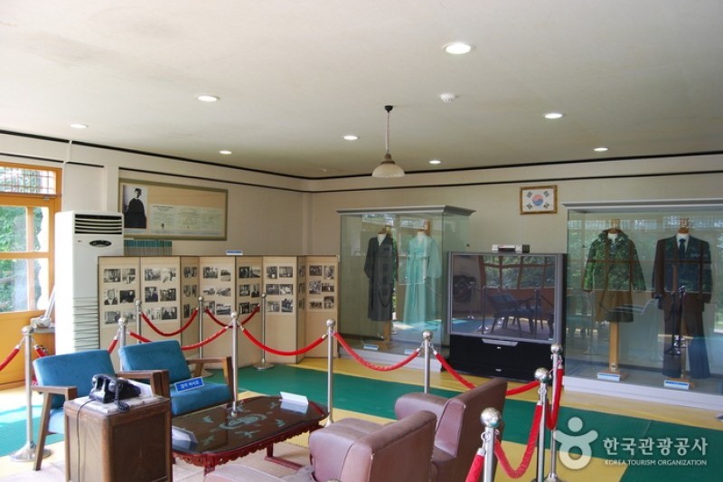 Villa of Rhee Syngman  (2/2)