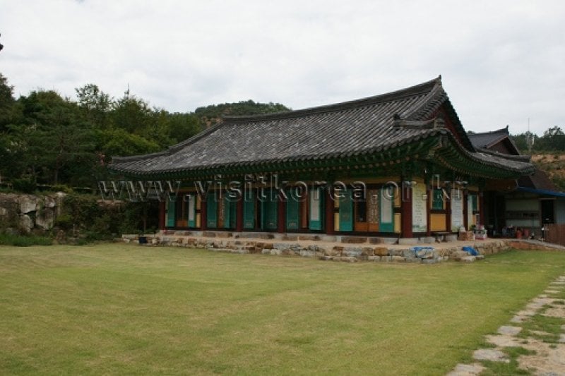 Yeongpyeongsa Temple  (3/9)