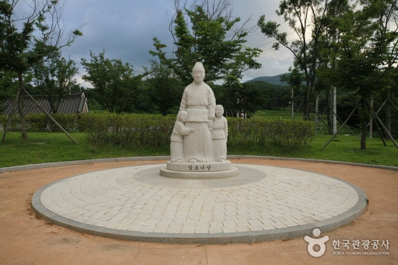 Relics of Park Jesang (Chisanseowon Confucian Academy) (박제상 유적 (치산서원)) (4/6)