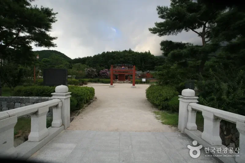 Relics of Park Jesang (Chisanseowon Confucian Academy) (박제상 유적 (치산서원)) (6/6)