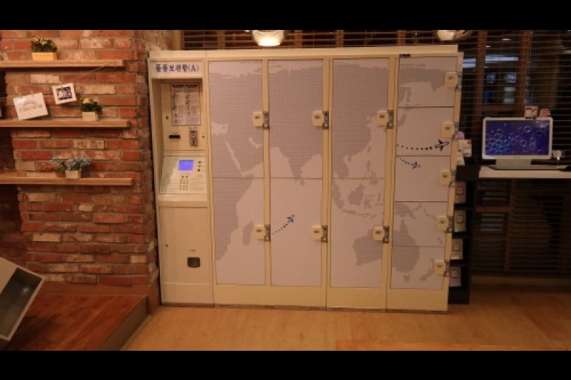 Myeong-dong Tourist Information Center  (1/7)