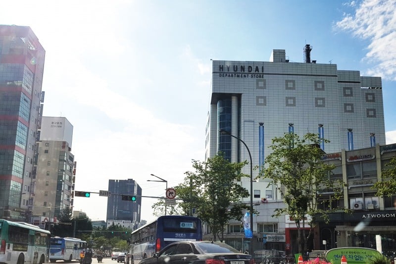 Hyundai Department Store - Sinchon Branch (2/2)