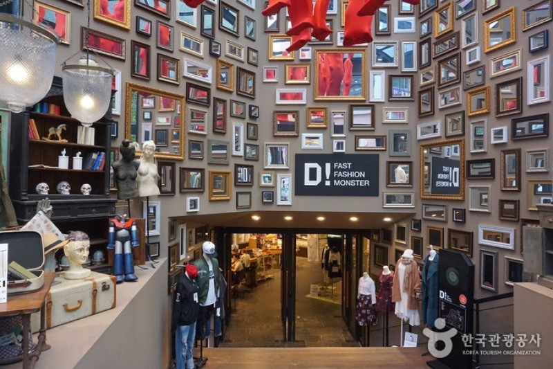 Myeong-dong  (12/12)
