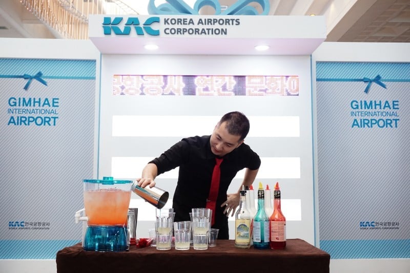 Culture is Here!atGimhae International Airport Cocktail performance heldas a seasonal festival by the Korea Airports Corporation (2/31)