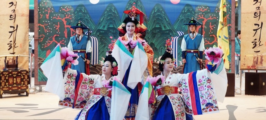 I saw the Return of the Heavenly Swordperformance of the Korea Tourism Organization at Gimhae International Airport (16/40)