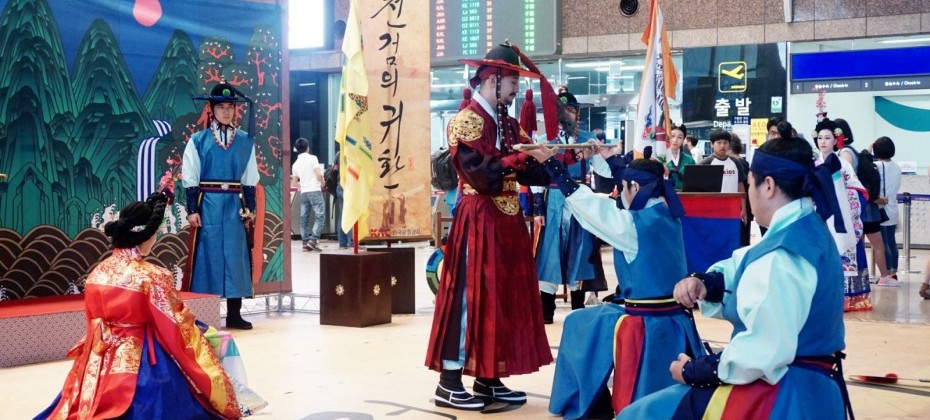 I saw the Return of the Heavenly Swordperformance of the Korea Tourism Organization at Gimhae International Airport (21/40)