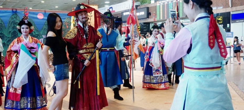I saw the Return of the Heavenly Swordperformance of the Korea Tourism Organization at Gimhae International Airport (23/40)
