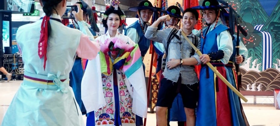 I saw the Return of the Heavenly Swordperformance of the Korea Tourism Organization at Gimhae International Airport (24/40)
