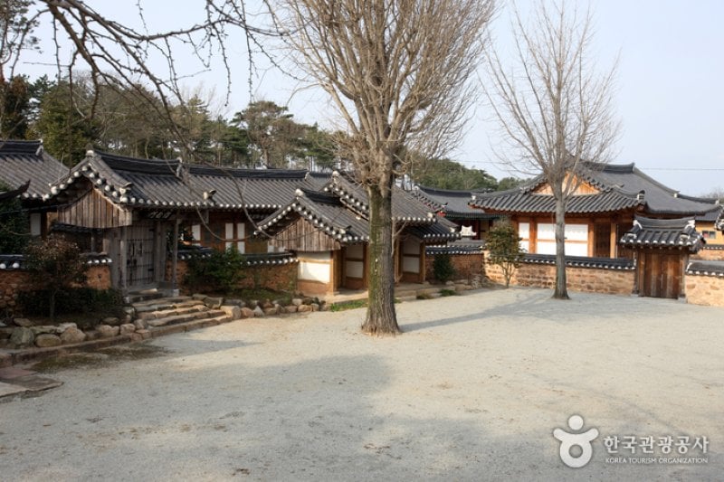 Yeongam Gurim Hanok Village  (1/42)