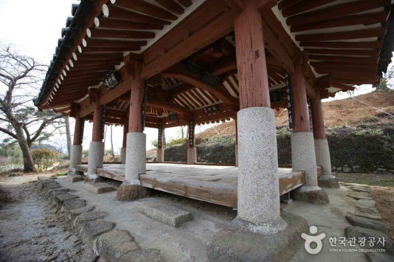 Yeongam Gurim Hanok Village  (6/42)