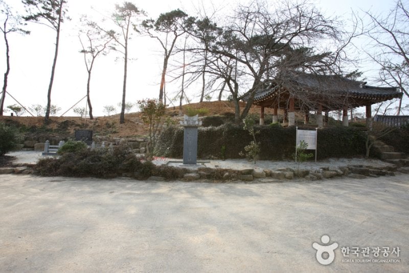 Yeongam Gurim Hanok Village  (9/42)
