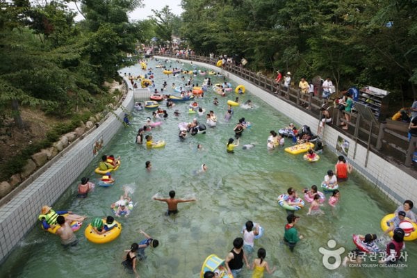 Wolchulsan Gichan Land