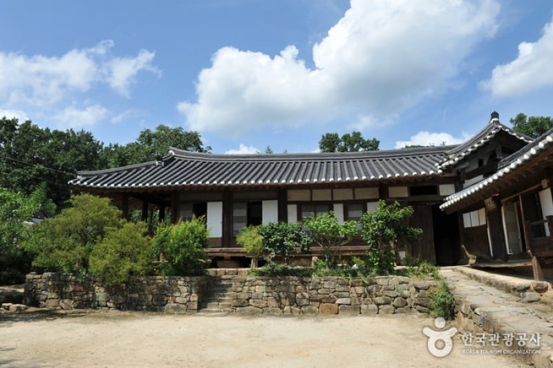 Unjoru Pavilion  (2/4)