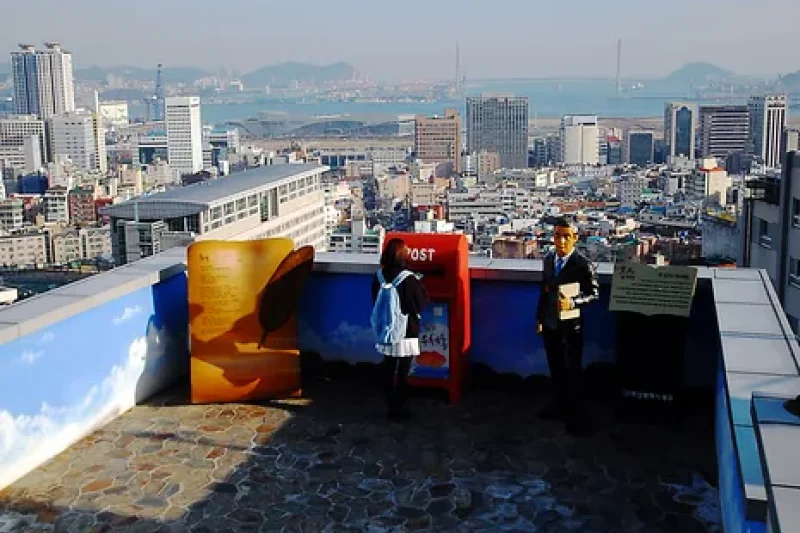 Yu Chi-hwan Postbox Observatory  (2/3)