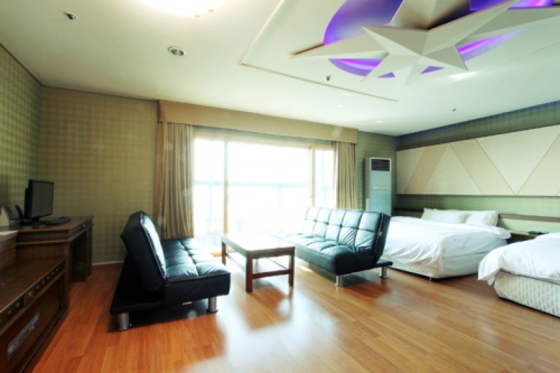 Top Hotel  (11/17)