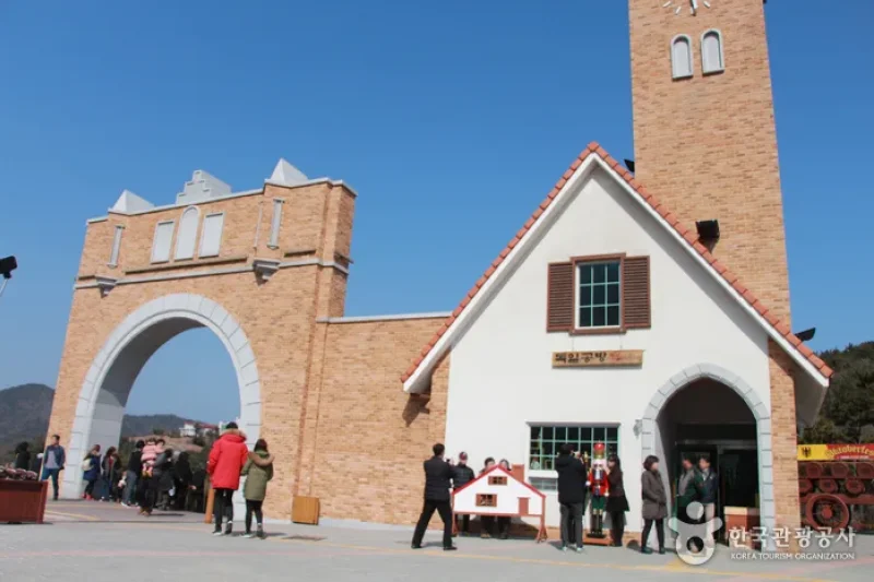 Namhae German Exhibition Hall (남해 파독전시관) (15/24)