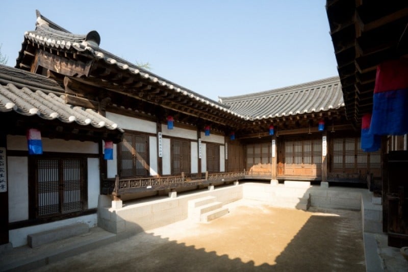Namsangol Hanok Village  (23/31)