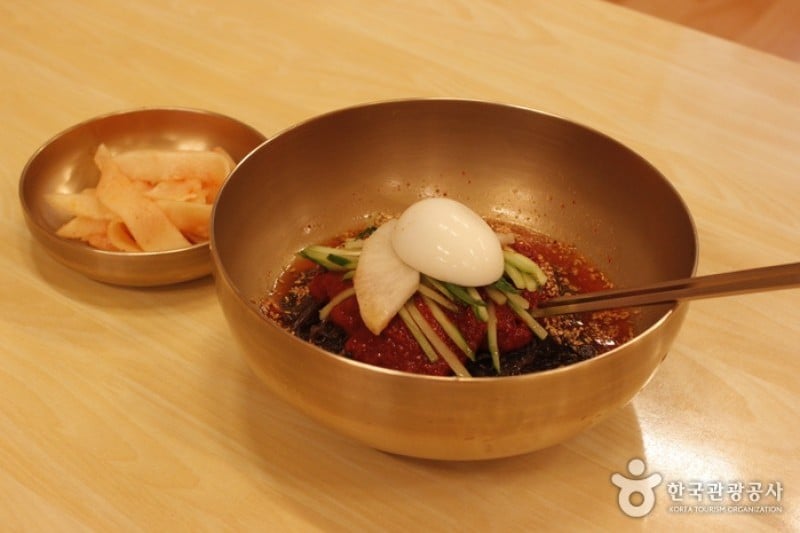 Gungjung Naengmyeon - Mukbap  (10/12)