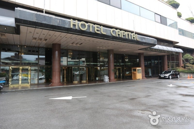 Hotel Capital  (2/4)