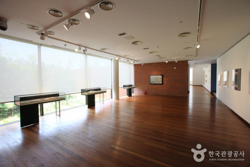 Ungno Lee Museum of Art  (4/8)