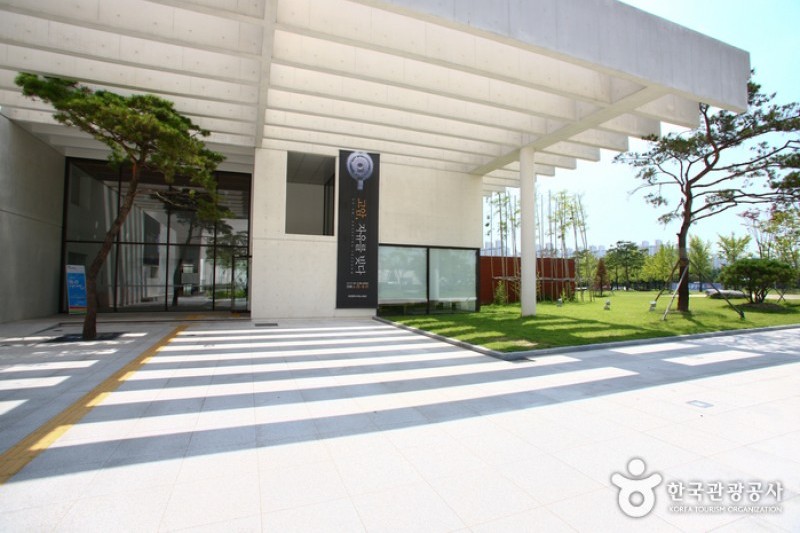 Ungno Lee Museum of Art  (8/8)