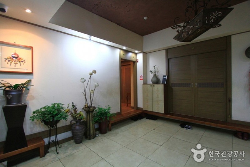 Rainbow Korean Restaurant  (3/4)