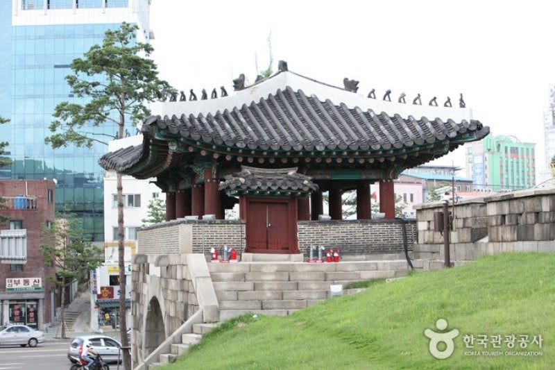 Gwanghuimun Gate  (2/6)