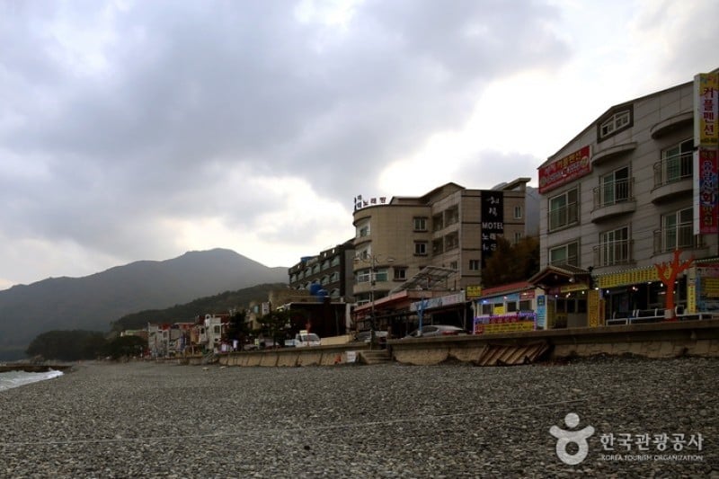 Hakdong Mongdol Beach  (13/14)