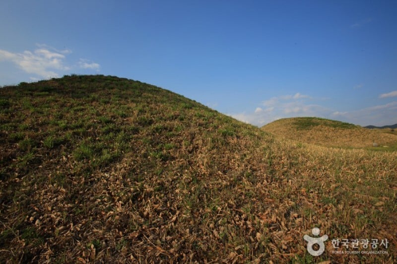 Bullo-dong Ancient Tomb Park  (3/9)