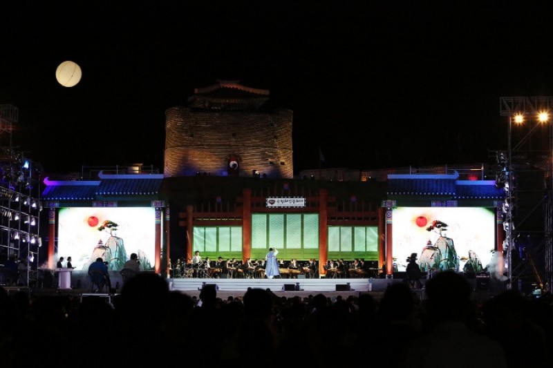 Suwon Hwaseong Cultural Festival  (1/8)