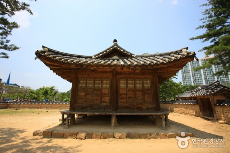 Daejeon Hoedeok Dongchundang Park  (4/21)