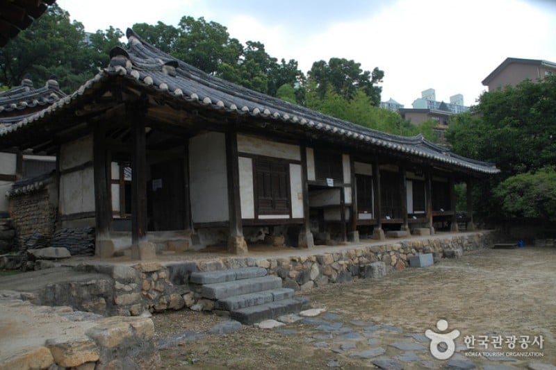 Daejeon Hoedeok Dongchundang Park  (19/21)