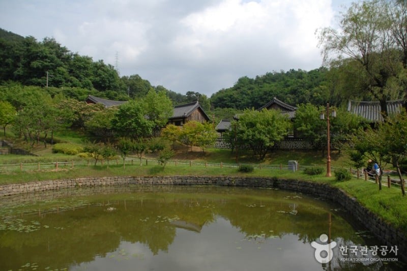 Uamsajeok Park  (2/42)