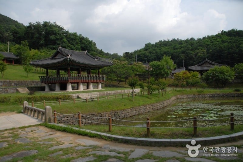 Uamsajeok Park  (3/42)