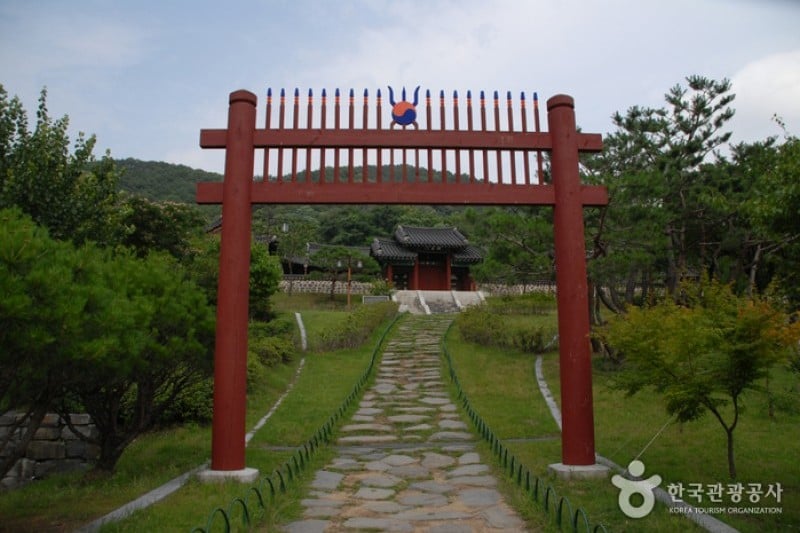 Uamsajeok Park  (6/42)