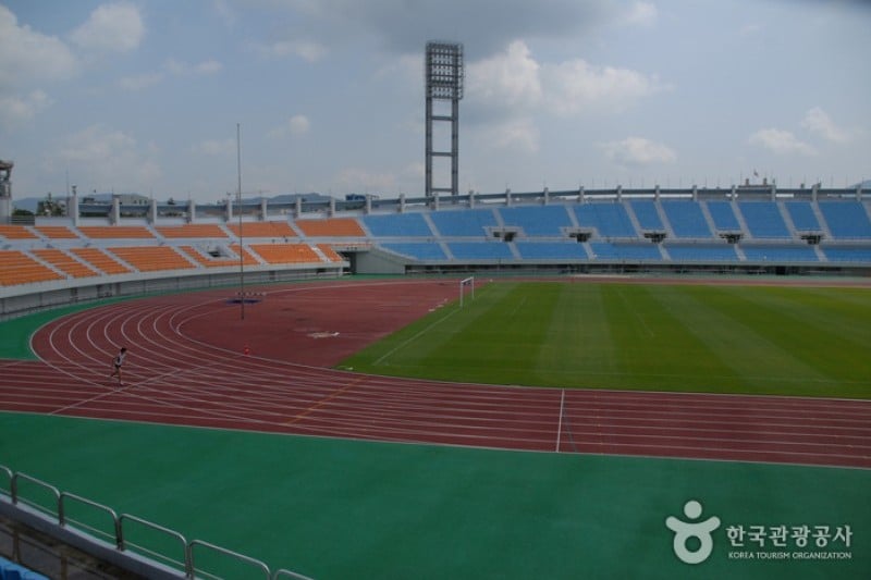 Hanbat Sports Complex  (2/3)