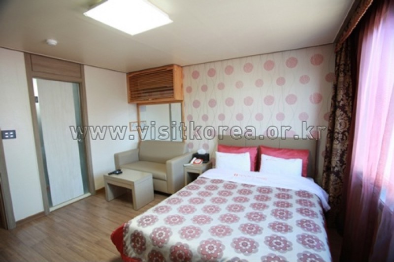 Iris Hotel - Goodstay  (9/22)