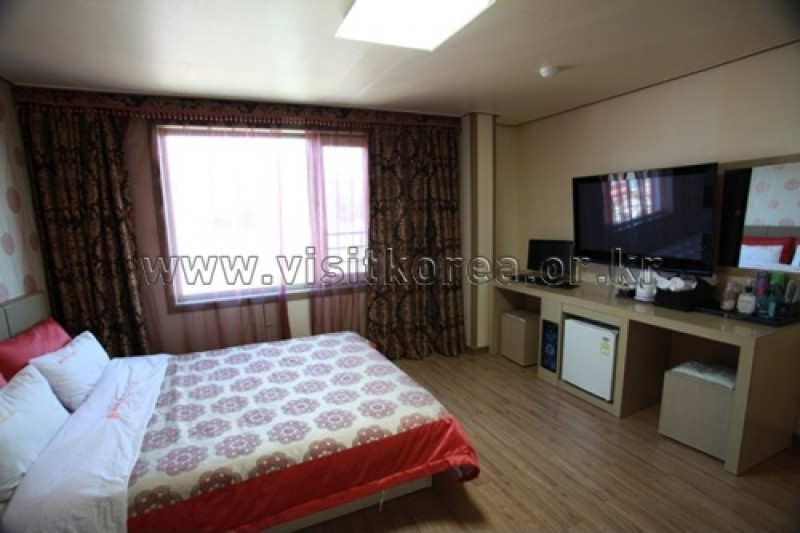 Iris Hotel - Goodstay  (10/22)
