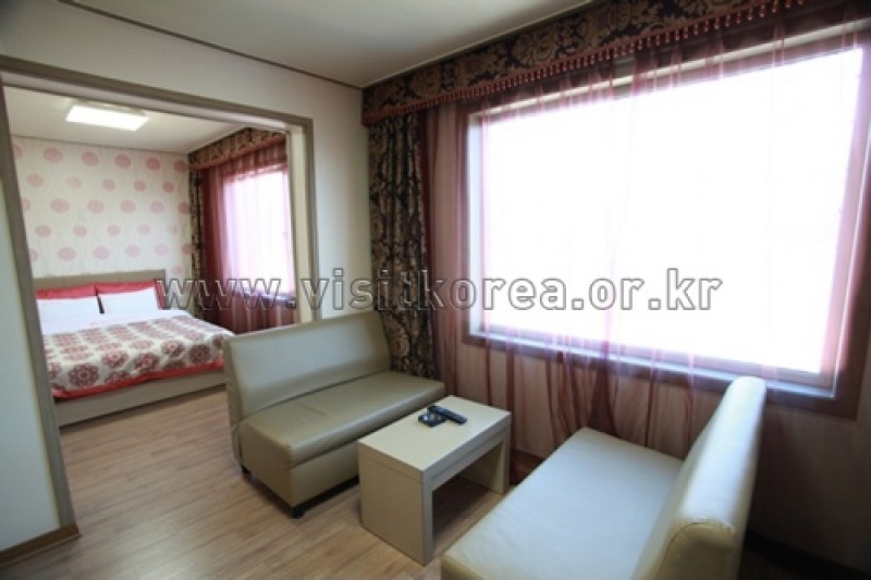 Iris Hotel - Goodstay  (14/22)