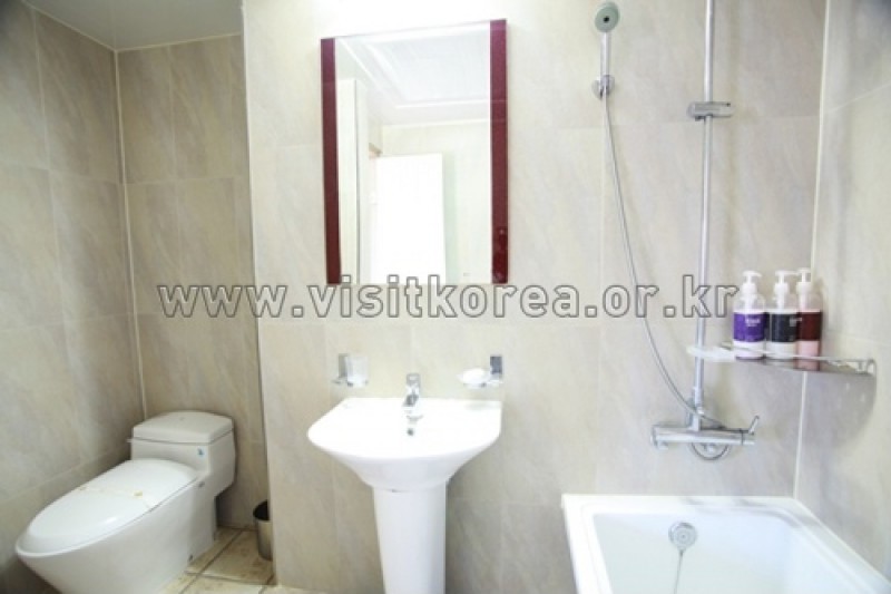 Iris Hotel - Goodstay  (15/22)