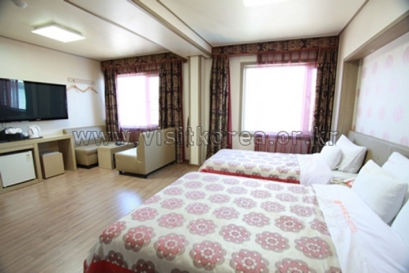 Iris Hotel - Goodstay  (19/22)