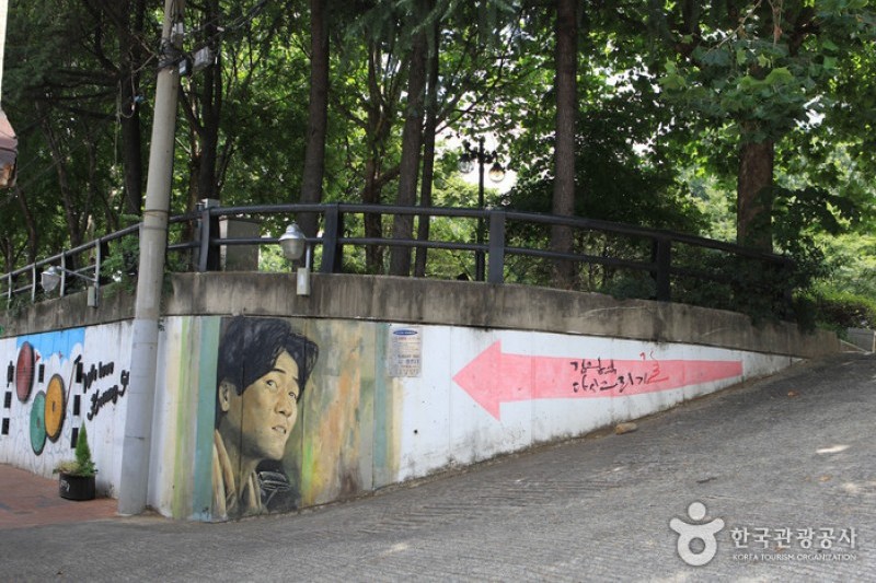 Kim Gwangseok-gil Street  (22/28)