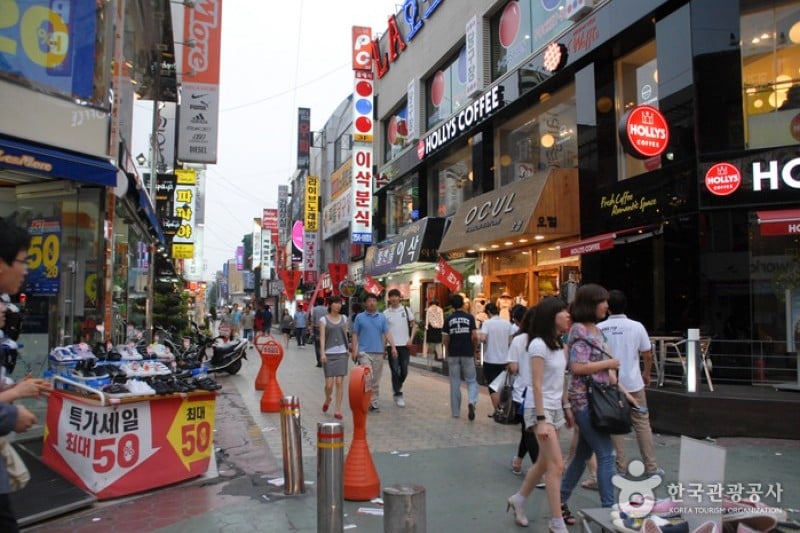 Eunhaengdong Euneungjeongi Culture Street  (2/5)