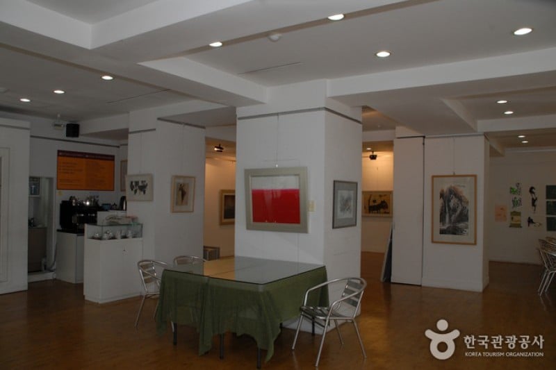 Hyundai Gallery  (1/3)