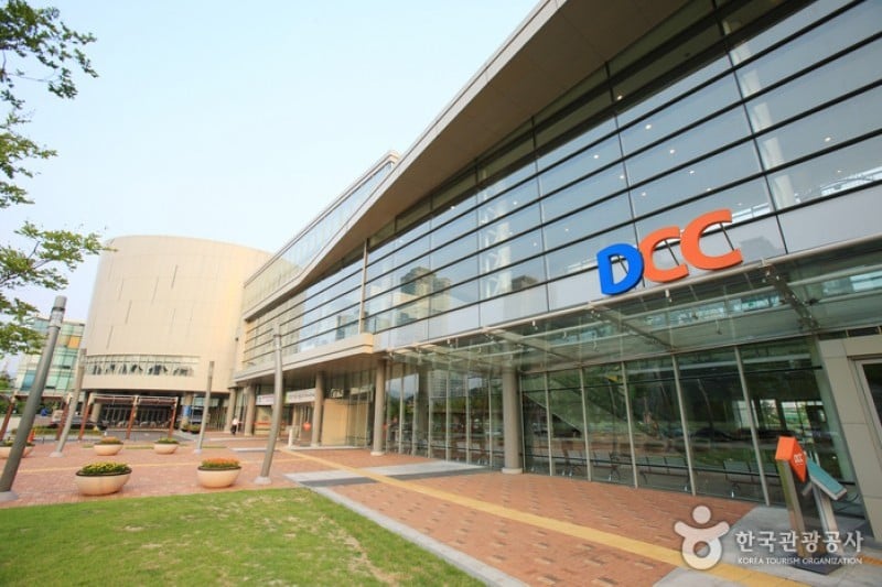 Daejeon Convention Center  (4/11)